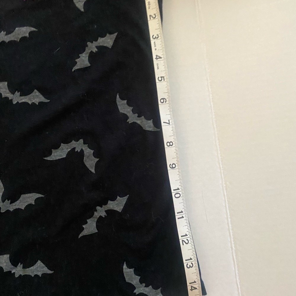 Girls Long Sleeve DC Comic Top with Sequin Batman Design sz XL - Picture 6 of 6